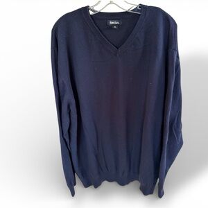 Men’s V-Neck Sweater
